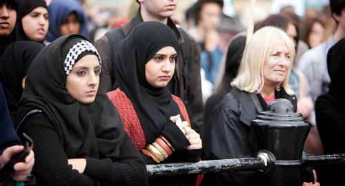 L'infiltrazione islamista nella sinistra britannica: le contraddizioni del partito dei Verdi